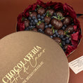 Cargar la imagen en la vista de la galería, Fresas Cubiertas de Chocolate SEMI AMARGO | SV14CRFSA
